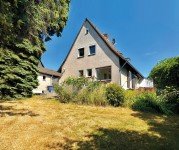 Hauptbild BESICHTIGUNGSSTOP! Familienfreundliches Einfamilienhaus mit traumhaftem Grundstück in Mülheim Heißen